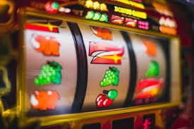 x3017 sportsbook platform တွင် football match live odds များ basketball betting market များနှင့် esports tournament real-time betting interface ပြသနေသည်